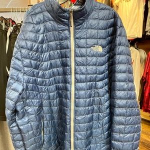 The North Face Men’s Lightweight puffer jacket